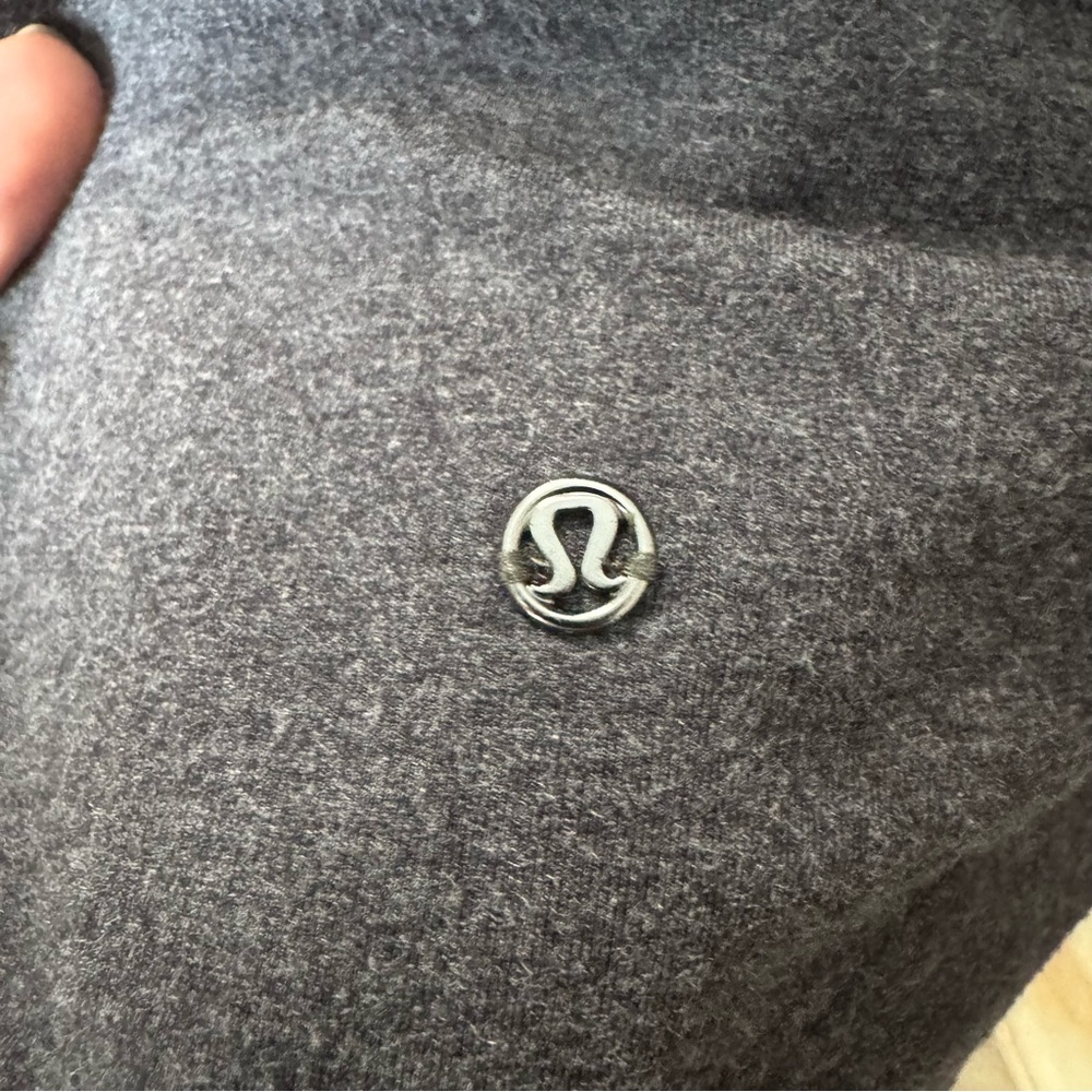 Lululemon Coast Wrap - Picture 9 of 10
